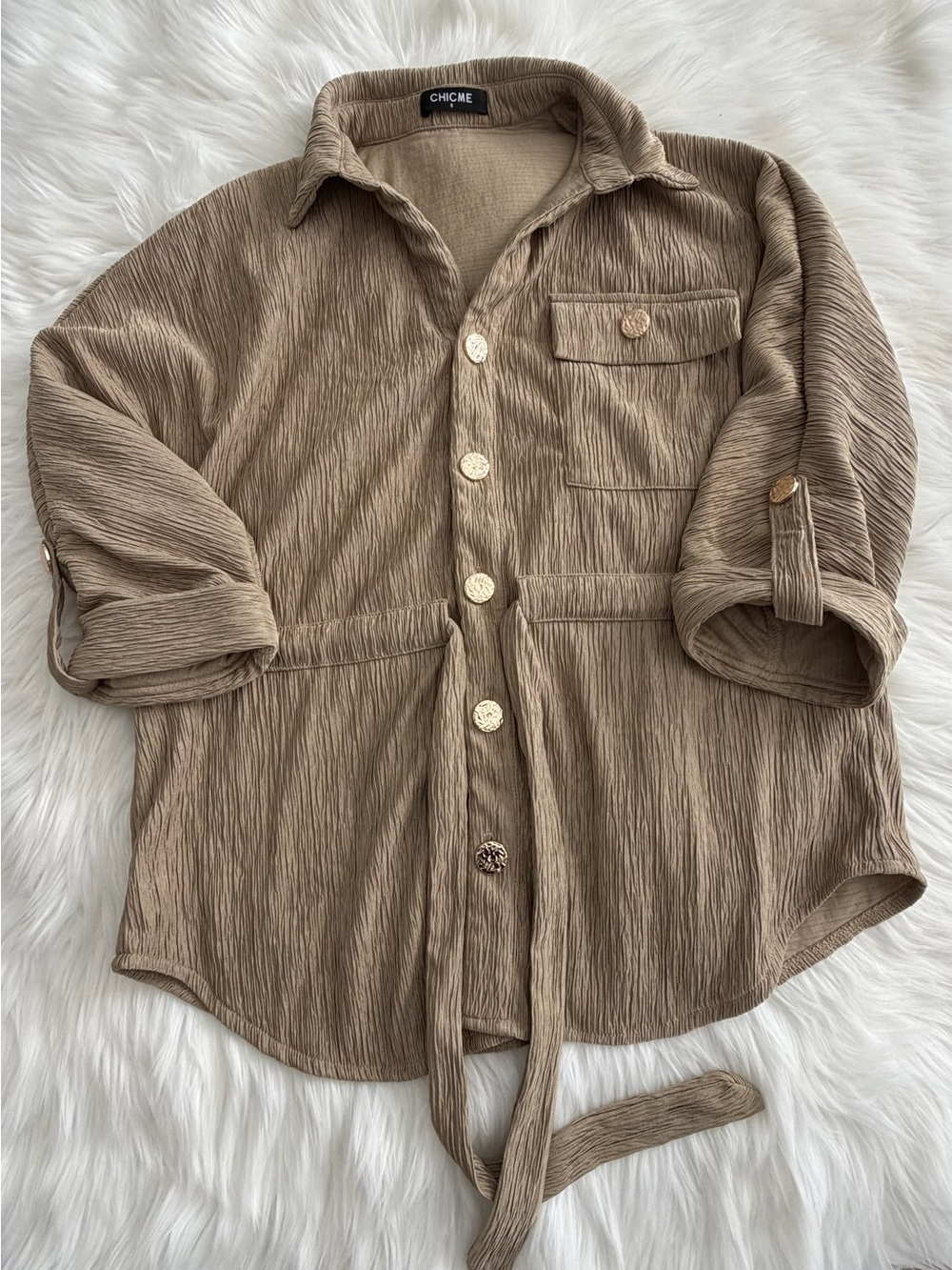 chic Beige Drawstring Button-Front Shirt Jacket - Picture 2 of 6